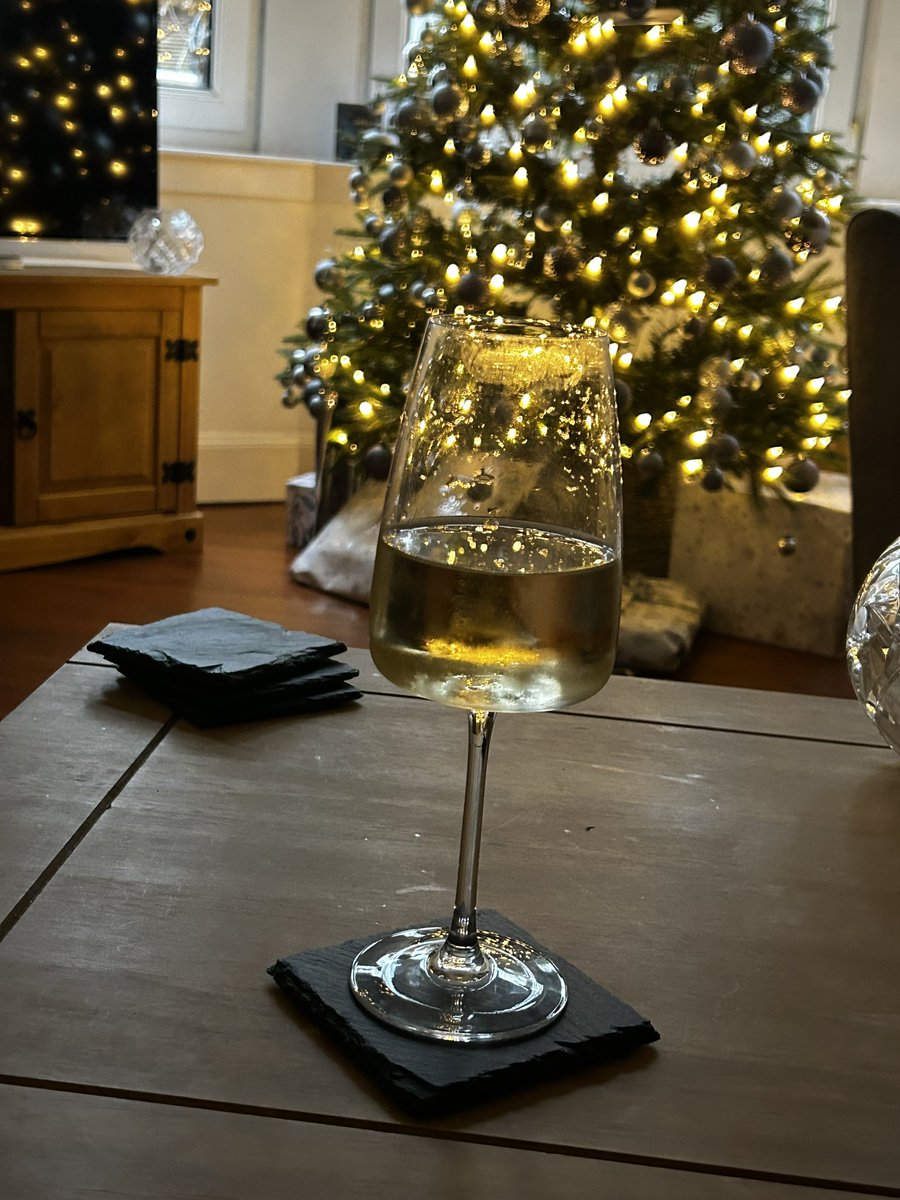 Just back from picking up the Christmas dinner, out of office is on and a cold Sauvignon to kick start the festivities - Merry Christmas Eve Eve my lovely Tweeps!! #ChristmasVibes #FestiveFriday #ChristmasTree