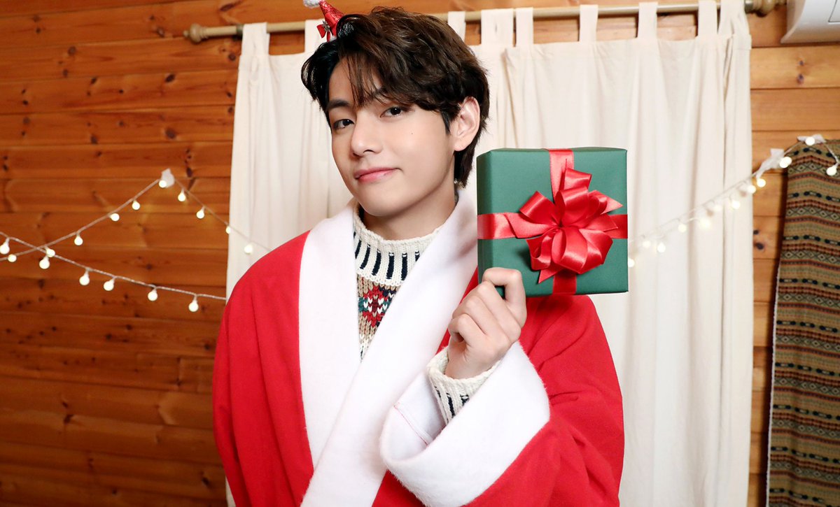 btssomma's tweet photo. Happy 1 year with Christmas Tree 🥺 💜

OUR SHINING LIGHT TAEHYUNG
#1YearWithChristmasTree
#선물같은_크리스마스트리1주년 https://t.co/rMzMKLPZn4