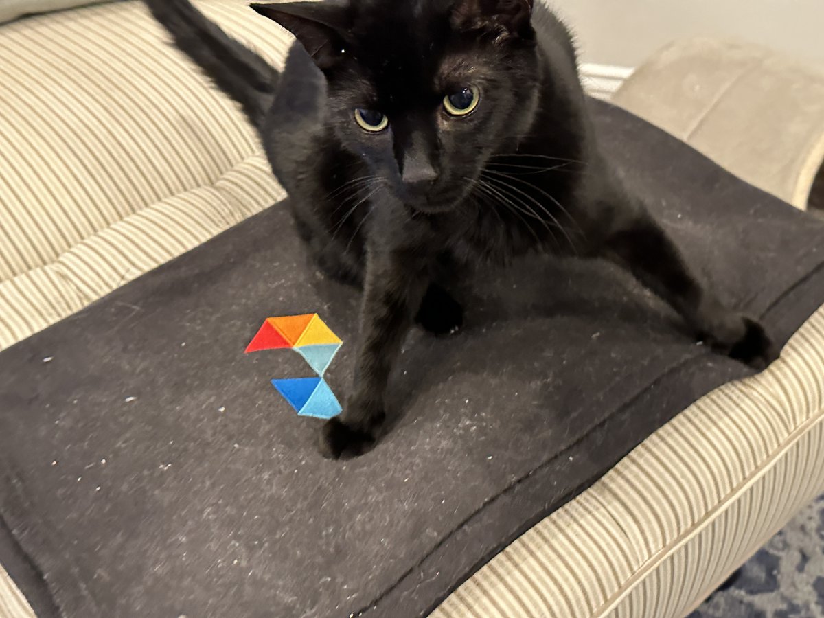PluribusD's tweet photo. Happy Holidays and warm wishes for 2023 to all, from your friends (and their furry counterparts) at Pluribus Digital! https://t.co/LU0nrBLutt