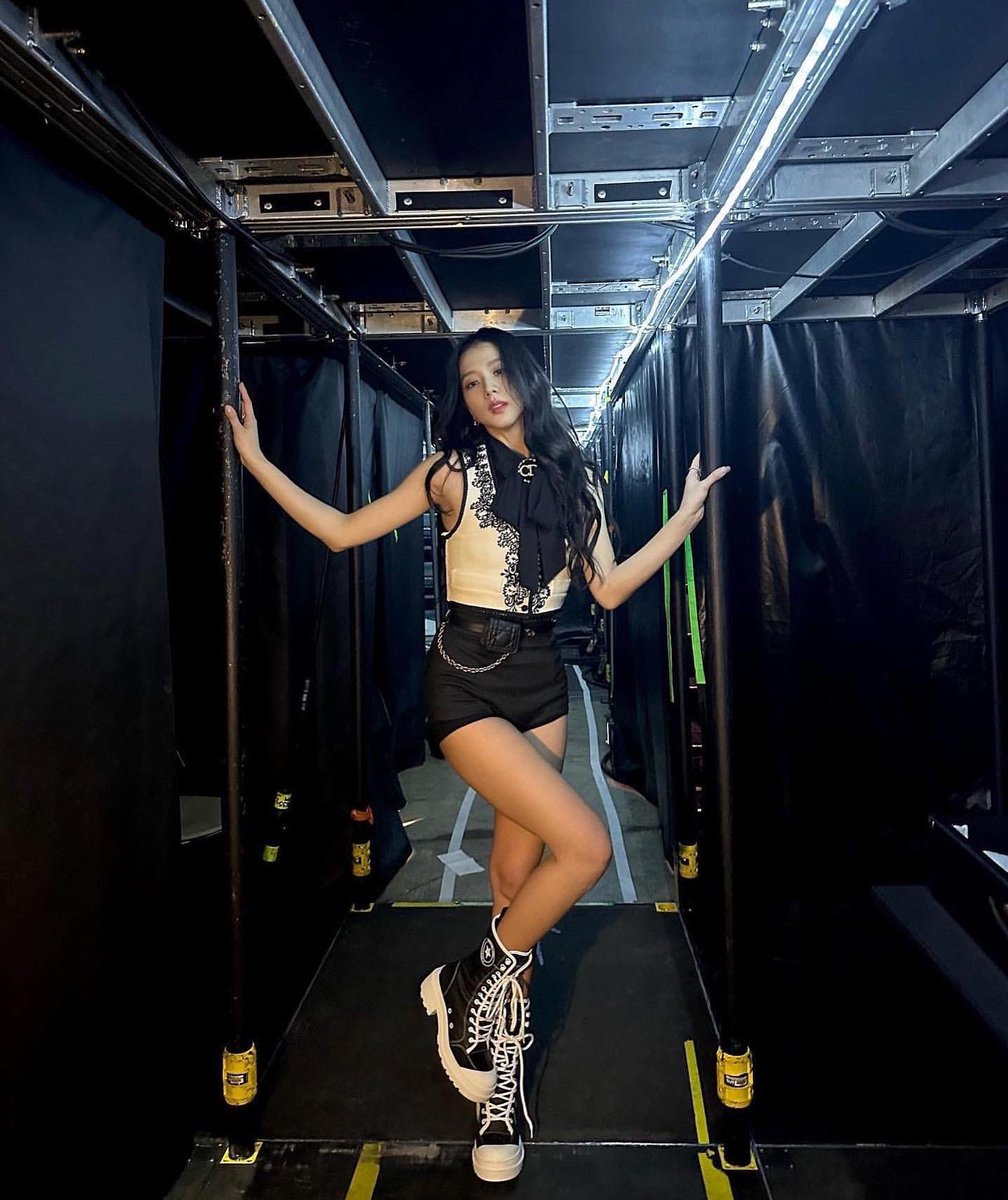 bpink111__'s tweet photo. Where is Jisoo's solo debut? It was first promised in June 2020. It is now December 2022, we ask for answers. 
JISOO SOLO UPDATE @ygent_official

#JISOO #지수 #블랙핑크지수 https://t.co/GbztE9s8dZ