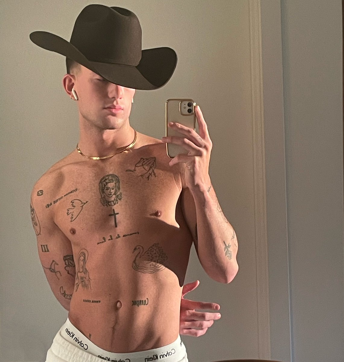 ouesternboy's tweet photo. 🐴 https://t.co/7cYrPeiV1I