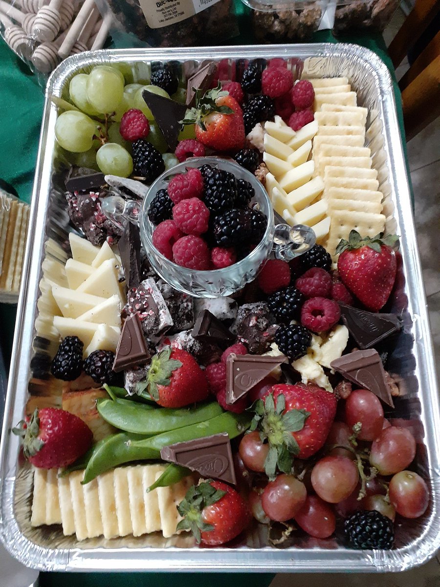 CombeeKira's tweet photo. Made some charcuterie for a Holiday party, went a touch overboard lmao

#charcuterie https://t.co/8isgBVdCe2