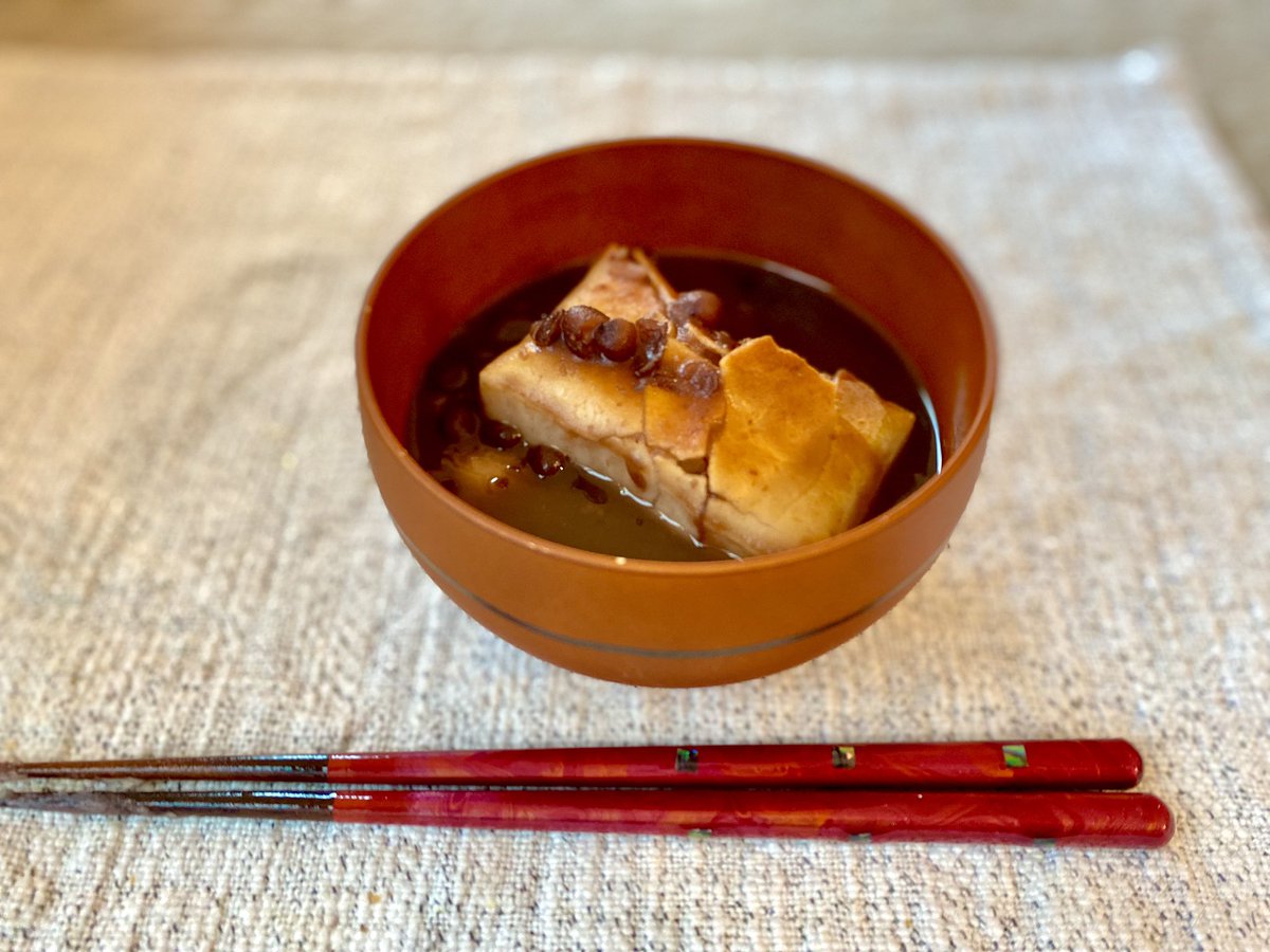 Ko_na55's tweet photo. 身も心も温まる😌💗
まとめて作って冷凍してた餡子でお汁粉
冬になると食べたくなる🫶

#アメリカ生活 #おかし作り #おしるこ https://t.co/ua4wz1h3XW