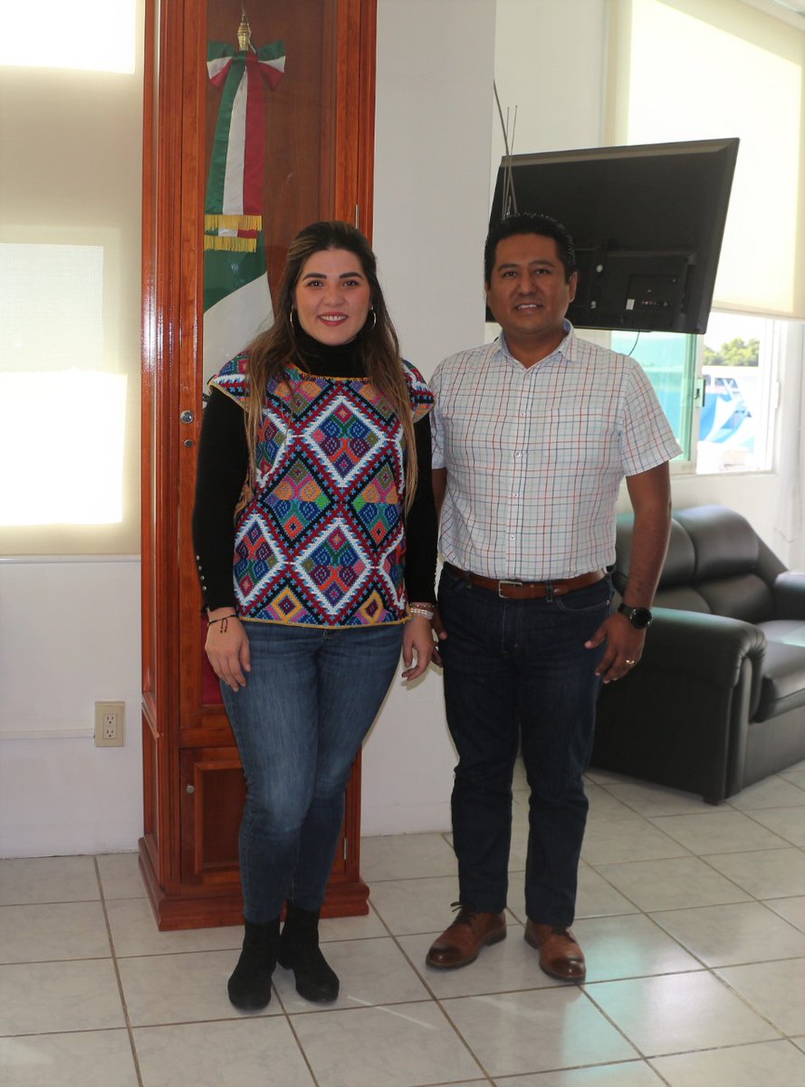 🙌Seguimos sumando aliadas y aliados en nuestra tarea para abatir el rezago educativo en #Oaxaca, tal es el caso de la diputada Gaby Pérez, quien se reunió con nuestro director general, el Lic. Rey Magaña García.
#UnPuebloTransformandoSuHistoria