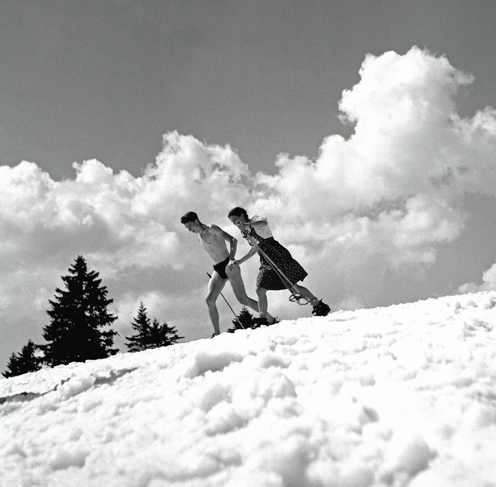❄️ #WinterMood

📷 : Pierre Jamet, France, 1937 instagr.am/p/CmhWzJiujFx/