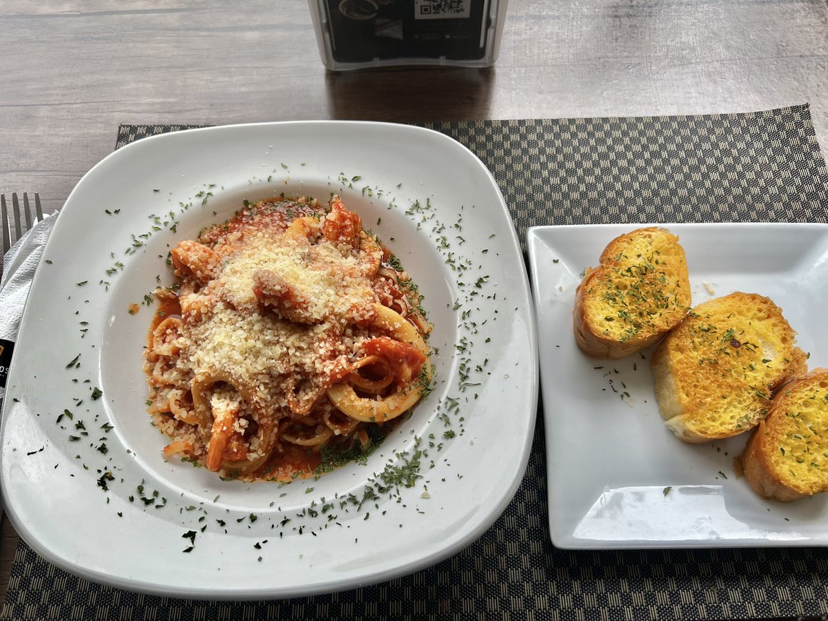 Neurin's tweet image. Buen provecho. La gente de Tallados son el final.