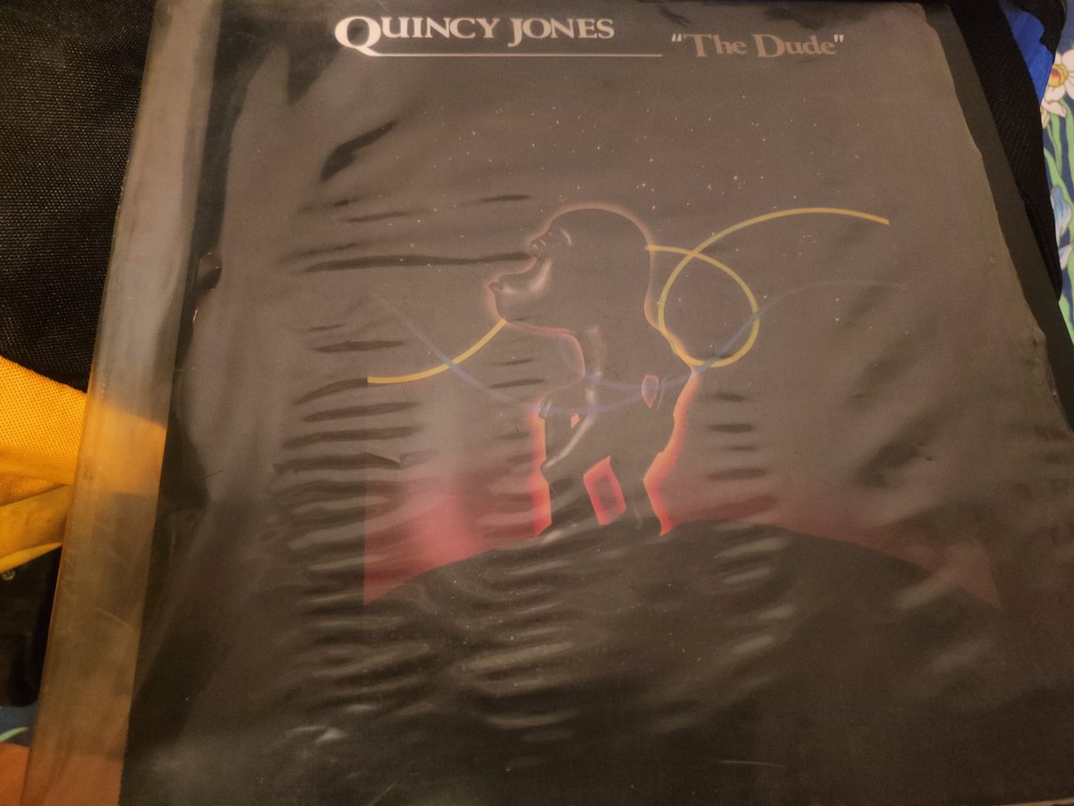 Menos de 24h para que se acabe la puja y lo prometido es deuda, aquí van algunas fotos de algún vinilo.

La puja sigue abierta: todocoleccion.net/coleccionismo/…