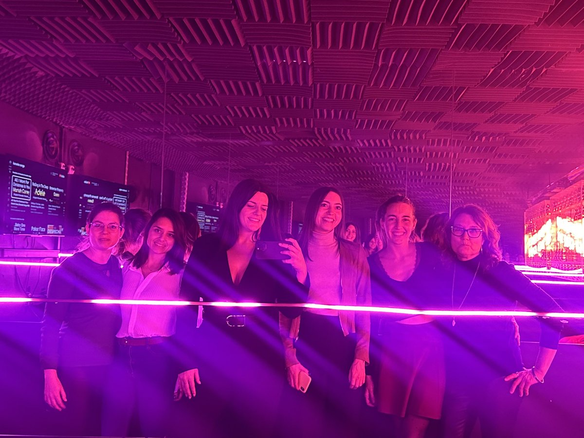 CarlaVall's tweet photo. En la lluita i en la festa. Us estimo.💜 https://t.co/3wu6yPd8R7