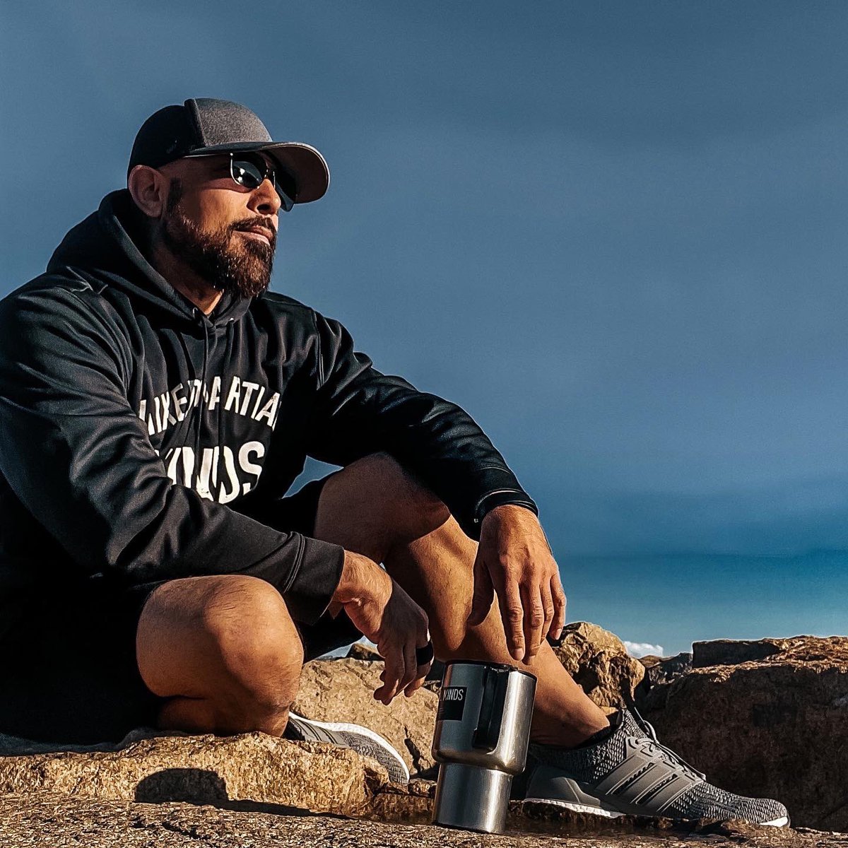 DansXperience's tweet photo. Exploring with a strong coffee and a side of gratitude 🤙🏻
⠀
Honor | Respect
Mixed Martial Minds

#coffee #beach #ocean #photography #gratitude #honor #respect #beachphotography #explore #coffeebreak #positivevibes https://t.co/RCOkdOLW3q