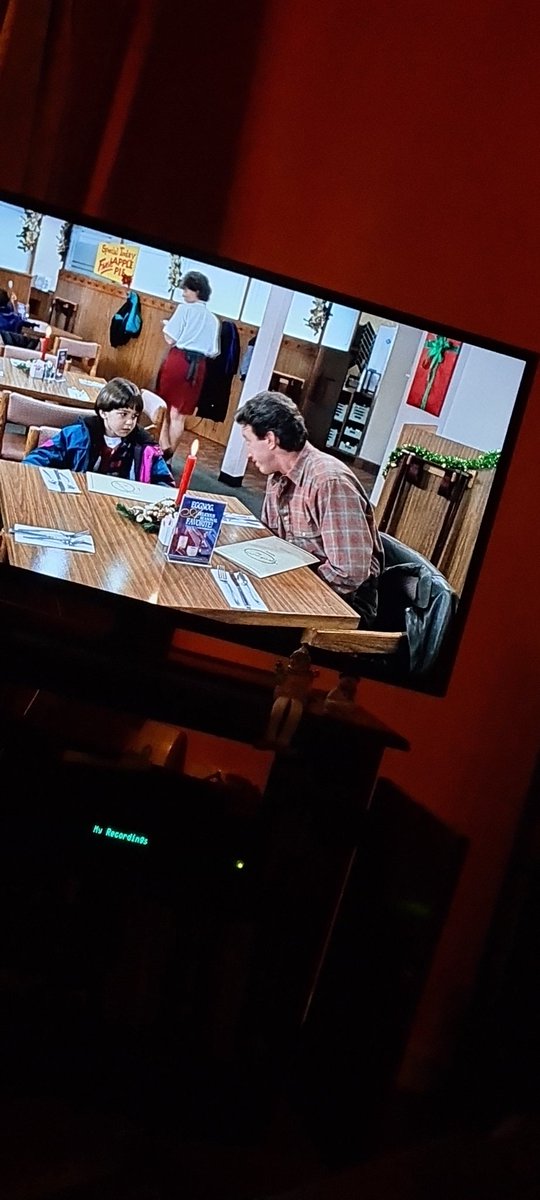It's finally time for the BEST Christmas movie ever &amp; best Santa! 🎄❤️🎅

#TheSantaClause <a href="/ofctimallen/">Tim Allen</a>