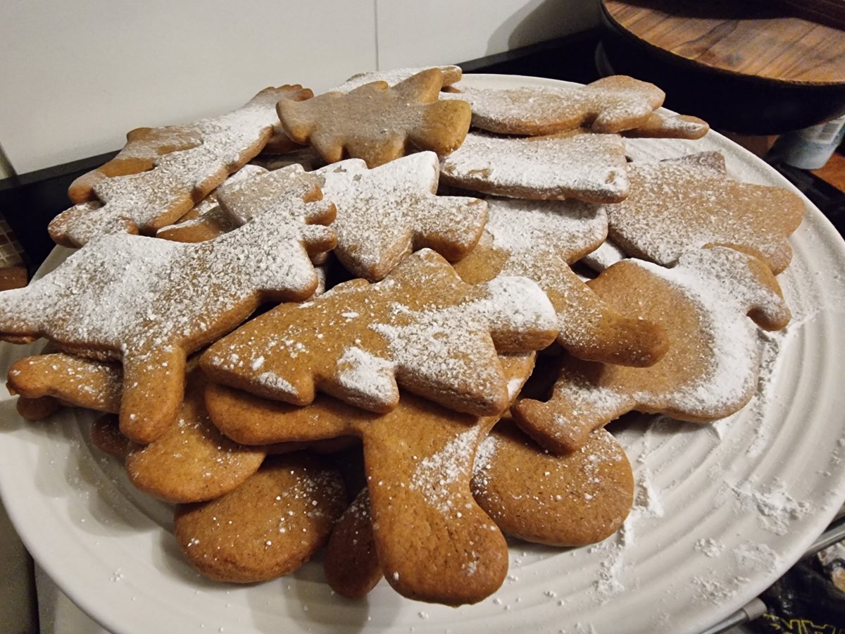 CoopCakesTV's tweet photo. Christmas is here! And that means...festive baked goods!

What is your go to christmas comfort food? Let me know!

Live now over at https://t.co/VVSgxrI2Mu

#Christmas #Baking #smallstreamer #community #festive #bestbakes #gingerbread #gamer #bakingforfun #tasty #treats #yummy https://t.co/taGQcYL6jd