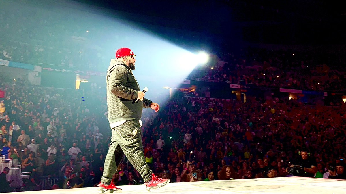 Anoche rompimos nuevamente el Choli de Puerto Rico muchas gracias por su cariño extrañaba el calor de casa y estoy muy feliz #PuertoRico #pr #francoelgorila #wisinyyandel