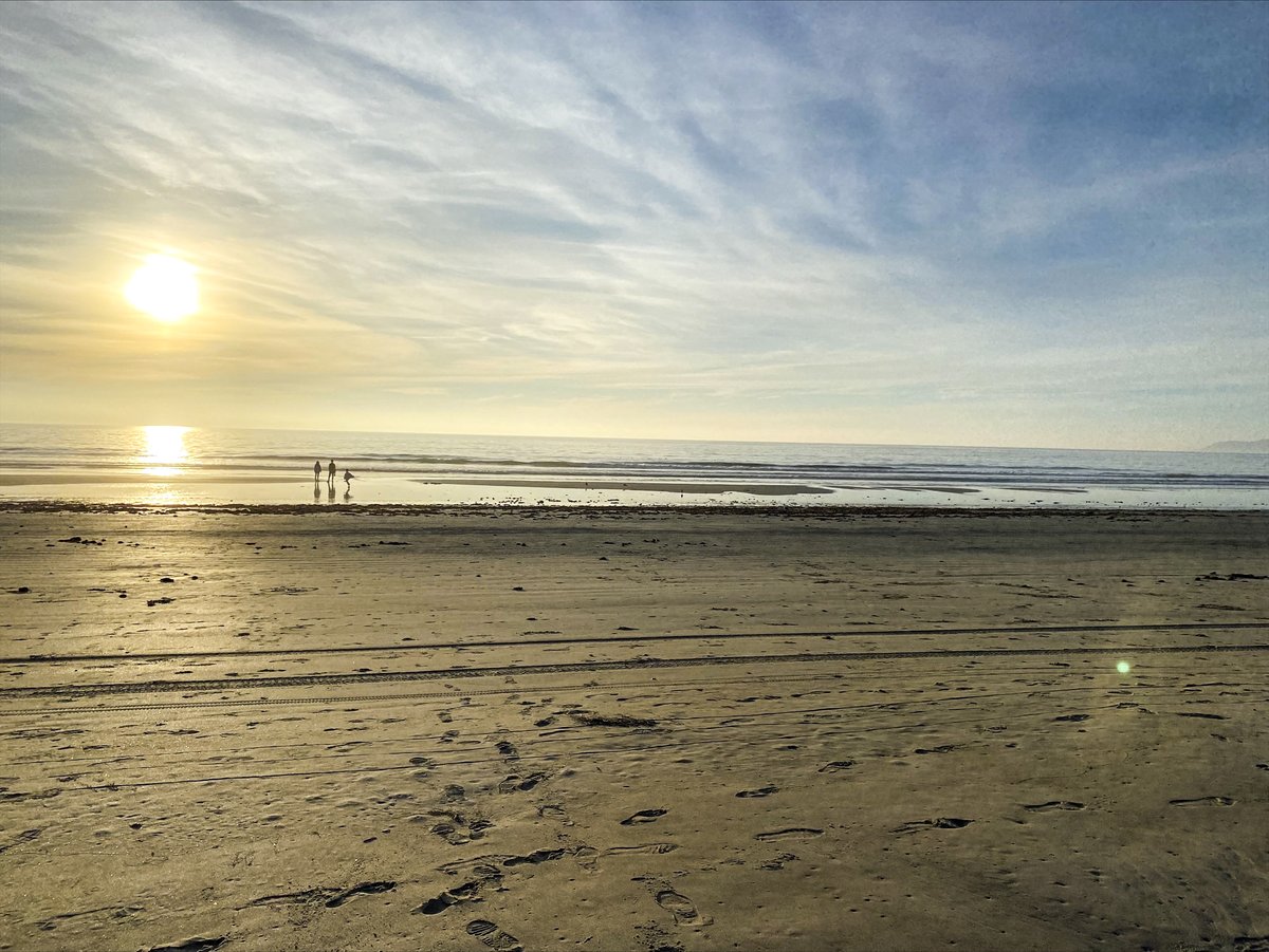 CaStateParksSD's tweet photo. Where did the ocean go? King Tides are on Dec 23 & 24, so if you want to see parts of the beach that are normally out of sight, now is the time! The bike tour @ #SilverStrandStateBeach Dec 24 @ 10 am will also have great views of the amazingly low King Tides. Don't miss it! https://t.co/cHbuoHwr48