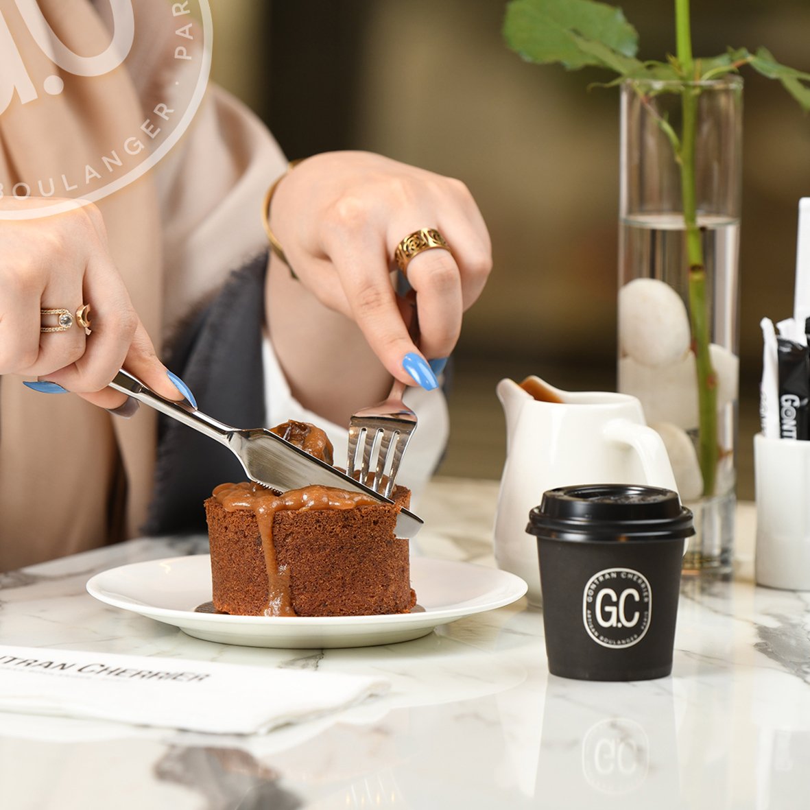 gcksa's tweet photo. كيكة التمر مع صوص الكراميل وكوب قهوة، هي الجواب 👌💛

 #تمر  #الهلال_الى_كاس_العالم #cake https://t.co/unjAeTpqUX