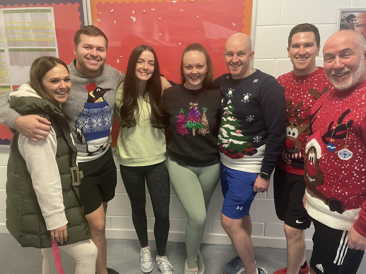 missmorrisonPE's tweet photo. So sad to be leaving @CarlukeHS today. A big thank you to @CHS_CarlukePE and the rest of the staff for making me feel so welcome. A big shout out to the lovely pupils who wrote Christmas cards and bought gifts. I can’t wait to start my new adventure at @KingsParkSec 💃🏼🕺🏼@ https://t.co/TIjyl0wE0Z