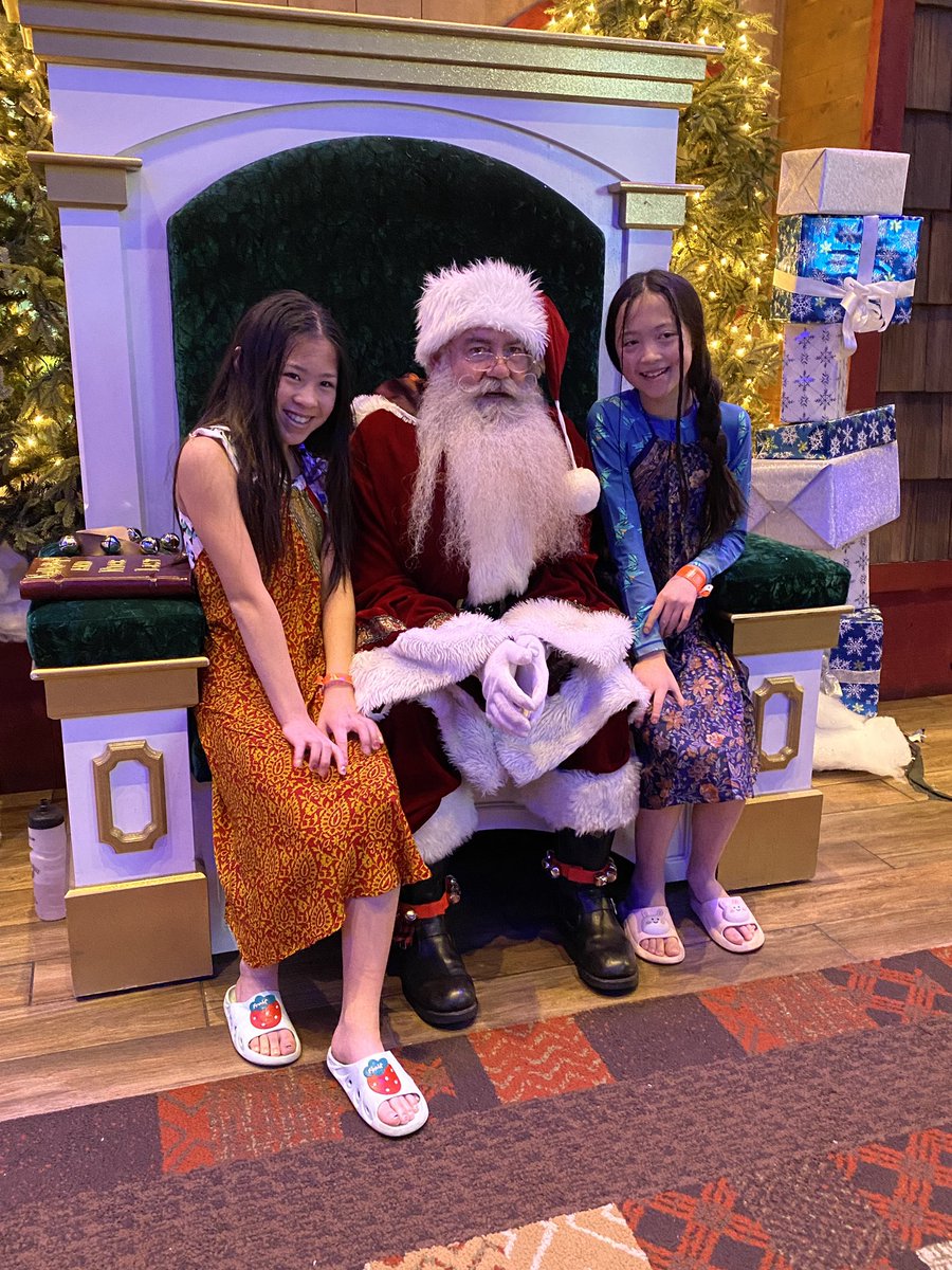 adubs4's tweet photo. Merry Christmas everyone @GreatWolfLodge https://t.co/24MXdpUdIB