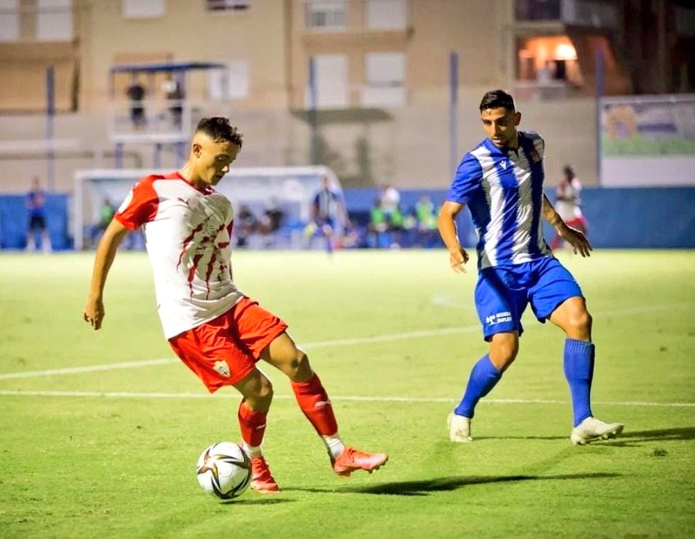 UnionMolinense's tweet photo. 📣 Proyecto 22/23 Jugadores
❄️ Refuerzo invernal
⚽️ JAVI SOTO
✅ Jugador 3ª RFEF.
➡️ Jugador joven que viene del @marmenorfc de 2.ª RFEF, se desempeña en la posición de mediocentro ofensivo y ha pertenecido a grandes clubes como la @U_D_Almeria
#CorazónMolinense https://t.co/zy2IzxTQVu