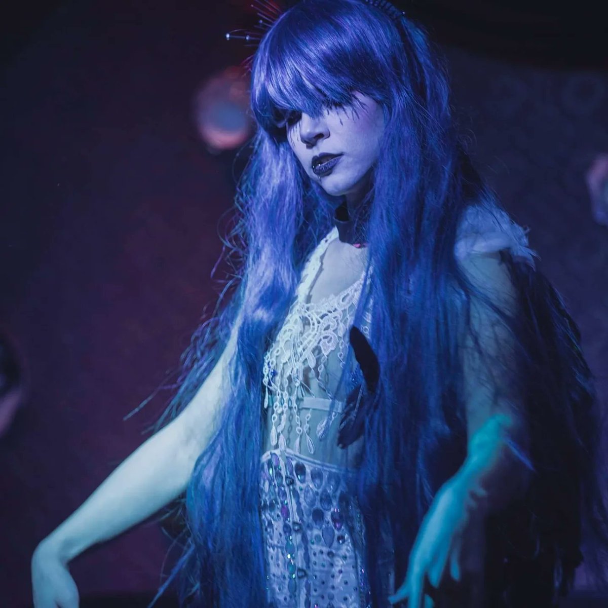 nyotokio's tweet photo. Part 2 of my #sevenheavenlyvirtues / #sevendeadlysins acts, my portrayal of #sloth 💙
📸: @lou_polish
#boylesque #maleburlesque #burlesque #androgynous #angel #fallenangel #darkfashion #darkfantasy #darkaesthetic #queerart #maleangel #angel #tokionight #bluehair #wings https://t.co/OjmhqK68CK