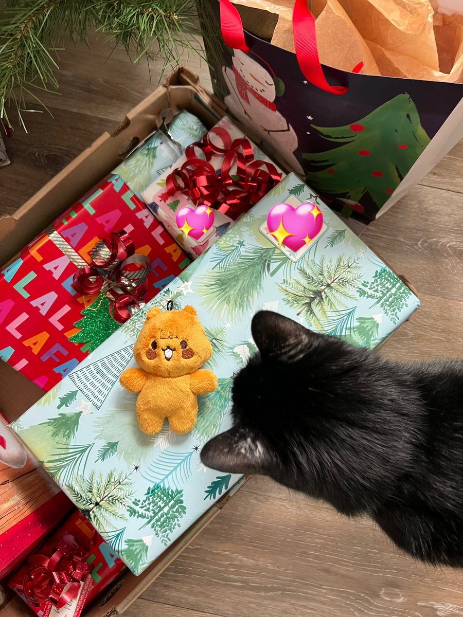 hongmoni's tweet photo. merry nuggetmas everyone https://t.co/TeWgvNO1CP