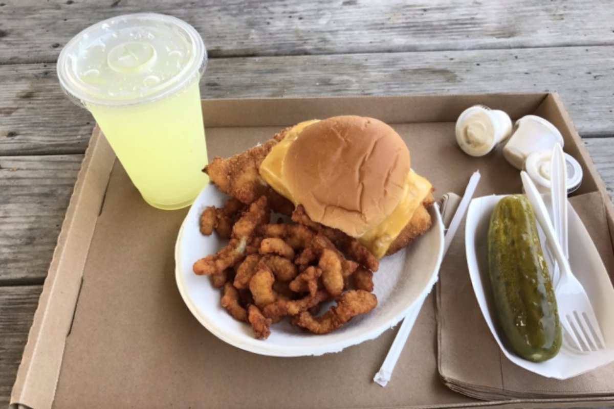 RudysDriveInNY's tweet photo. Need ideas for New Year's resolutions? We've got one for you: Eat more fresh seafood! #RudysDriveIn #Rudys #OswegoEats #EatLocal #seafood https://t.co/aAzC3f1IH6