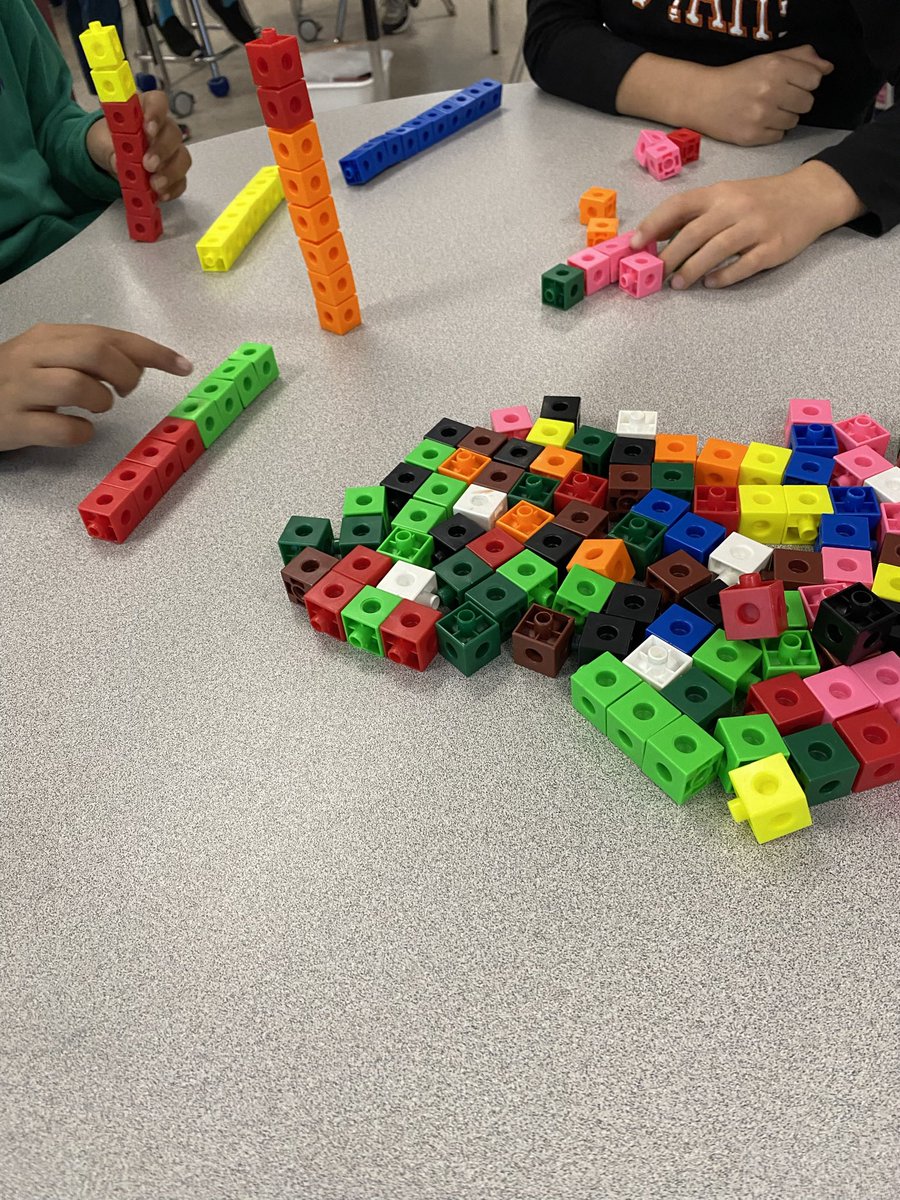 MegHodgins's tweet photo. Last week before the break learning! Writing our own word problems, finding the mean of data sets using snap cubes and exploring Micro:bits thanks to @dtangred    Wishing everyone a wonderful winter break! ❄️ @SACTVDSB https://t.co/ERmGtBkTNX
