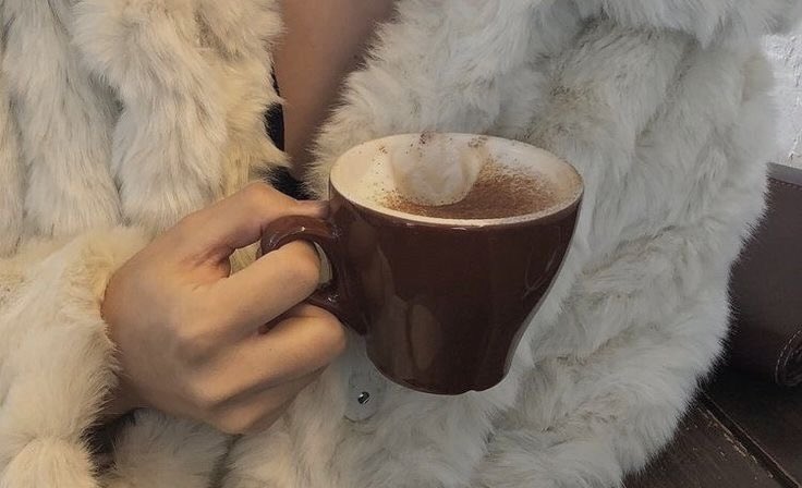 malusokay's tweet photo. Cold days, sweet treats, annotated books, and hot coffee. ☕ https://t.co/XurHAqQeyZ