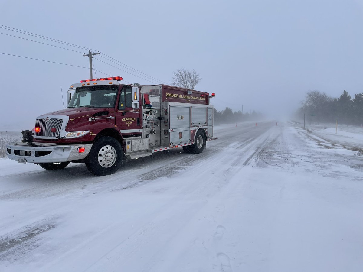 DeereDave's tweet photo. @SWMFireDept has Dundonald Road closed from Falconbridge to Century for an MVC.  Please stay clear of the area and only travel the roads for essential reasons today.  Extremely slippery conditions and very low visibility! https://t.co/ARZMNy6ziQ