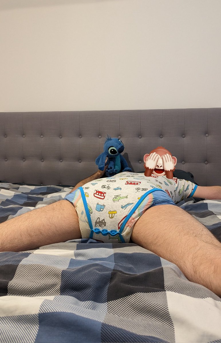 KiddoNickyy's tweet photo. It's BDF and my onesie is struggling 😅 Should I change yet?

#abdl #abdlboy #abdlgay #abdluk #diaperboy #littlespace #ageplay https://t.co/DquJU2gt9n