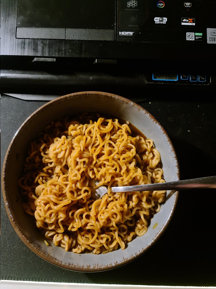 h_lucas_hc's tweet photo. Last night's Discord thoughts: the simplicity of ramen. The genius it took to create such a cheap, widespread, almost foolproof to cook product. There's no downsides to ramen. Makes the world that bit of a better place. https://t.co/mhX8a7a4H9