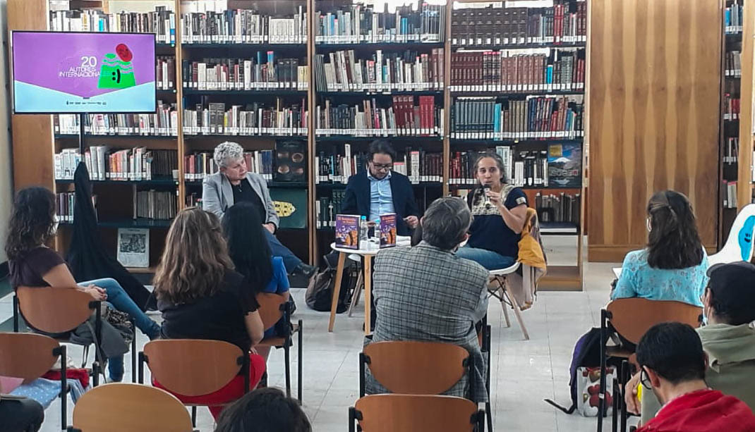 Editorial_IAEN's tweet photo. MUCHAS GRACIAS
A @brujaroxa @geralguerra  @AldeaFundacion 
Y las personas que nos acompañaron en la presentación del nuevo libro de @IAENUniversidad 

La discusión anima nuevos debates que solucionen el flagelo del #femicidio en Ecuador

Descarga aquí: https://t.co/DLVcqQyQw8 https://t.co/cUjhHt8Z7h