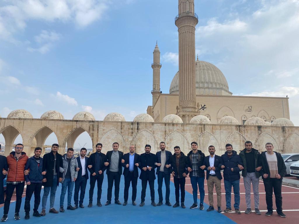 "Her eylem yeniden diriltir beni" 

İki cihan serveri Hz. Muhammed Mustafa (s.a.v) Efendimiz’e hadsizce iftira atan sözde öğretim üyesi olan şahısı şiddetle kınıyoruz.

📍Mardin Artuklu Üniversitesi

#KampüslerBizeEmanet