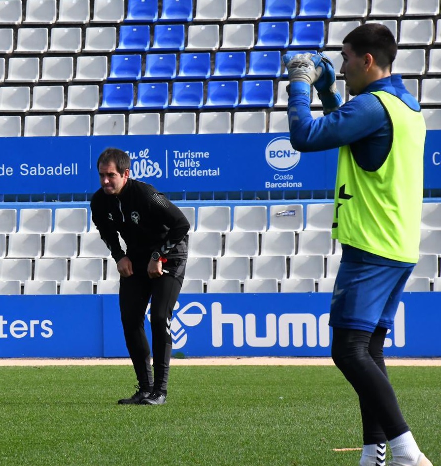 🔊 ÀUDIO #HotelSuís | Dos exarlequinats, <a href="/gabrielgausachs/">gabrielgausachs</a> i <a href="/froyleaal13/">Froilán Leal</a>, desgranen l'estil de <a href="/Mikillado/">Miquel Llado Plana</a>: 

🗣️ "Acostumava a jugar un 1-4-2-3-1 i els dos pivots eren molt forts"

🗣️ "Té un potencial 'top', una competitivitat que no té ningú"

▶️ bit.ly/Hotel_231222 [22:30]