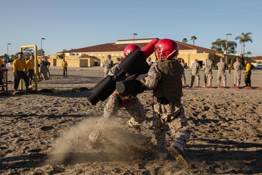 MCRD_SD's tweet photo. U.S. Marine Corps #recruits with Hotel Company, 2nd Recruit Training Battalion, compete against one another during pugil sticks event at @MCRD_SD, Dec. 21, 2022.

Pugil sticks are designed to provide practical application of #Marine Corps Martial Arts techniques.

@USMC x #MCRDSD https://t.co/SvS816ZAse
