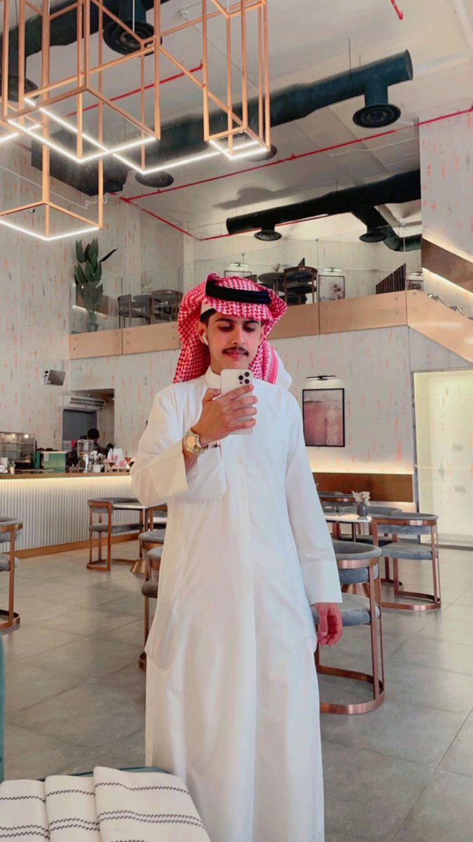عسى الله يجيب الخير ويحقق المطلوب
مـا دام الظنون بمالك الملك مـا خابت