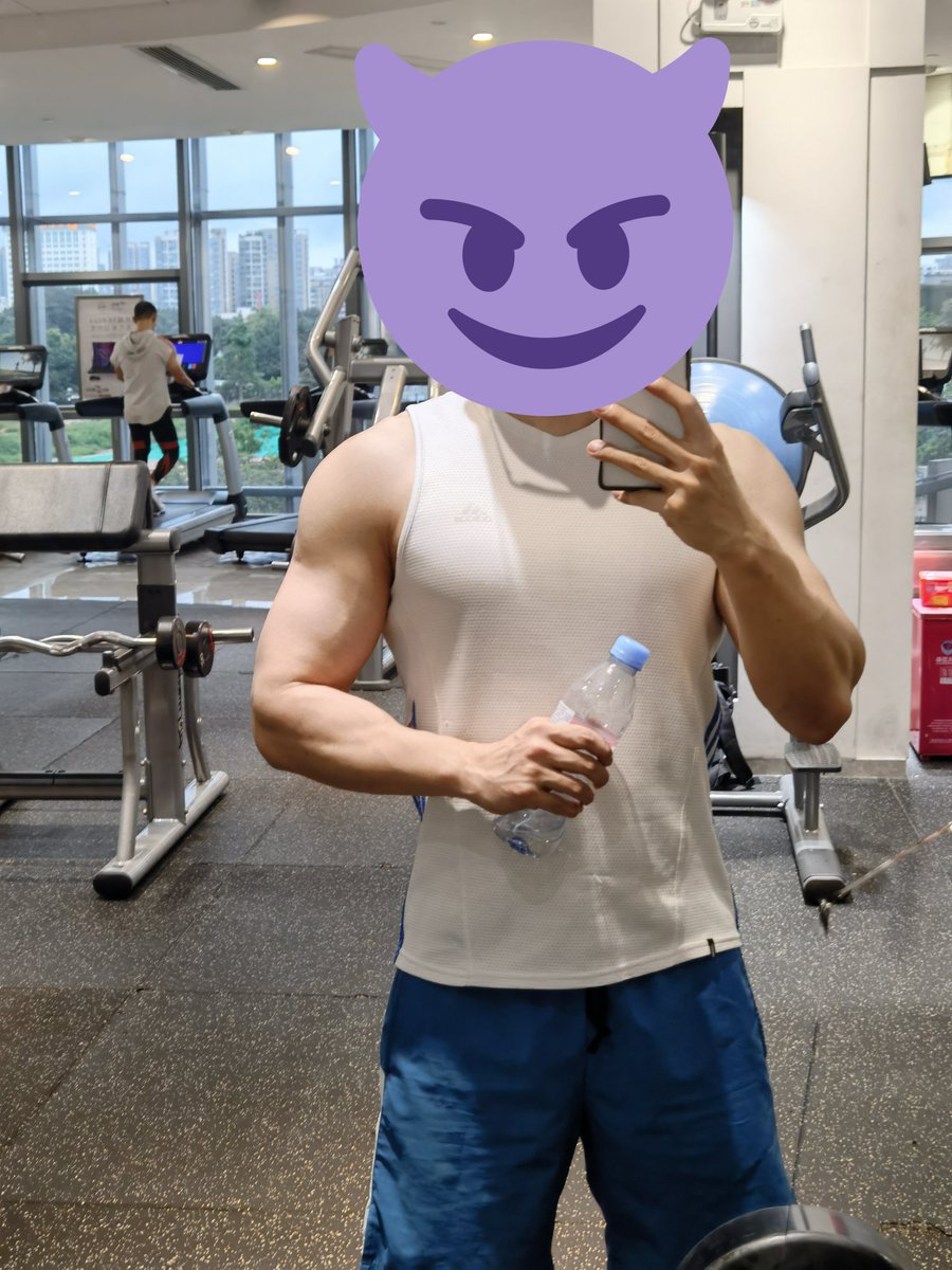 wrestlerabcd's tweet photo. 撸铁，抗阳 https://t.co/HkgypoUieQ