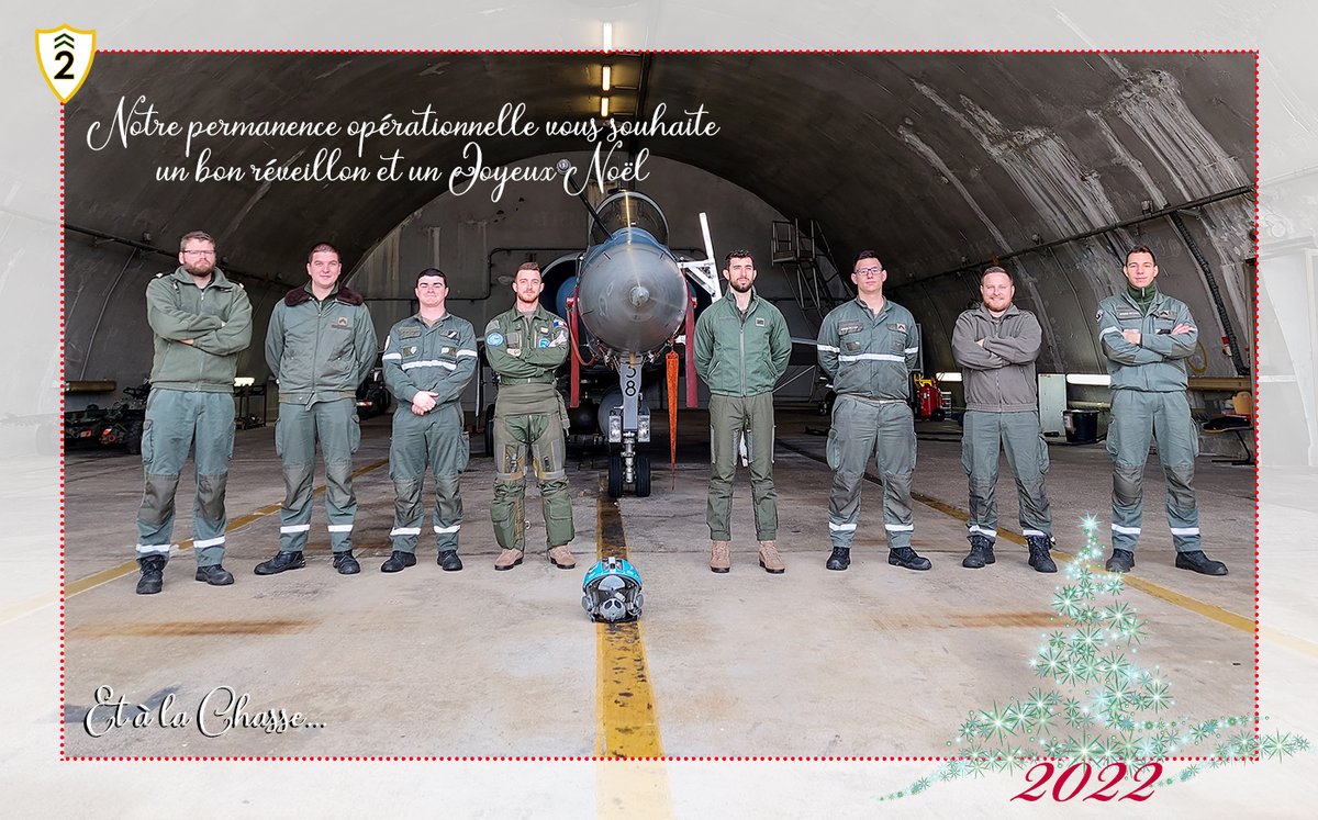 EscadronsChasse's tweet photo. La permanence opérationnelle de la #2EC vous souhaite de passer un bon réveillon et un Joyeux Noël.
Elle veillera en toute sérénité à la sécurité de nos cieux pour que le Père Noël ne soit pas inquiété pendant sa tournée. Grâce à nous, vous aurez vos cadeaux 😉 https://t.co/NYtgISS1v8