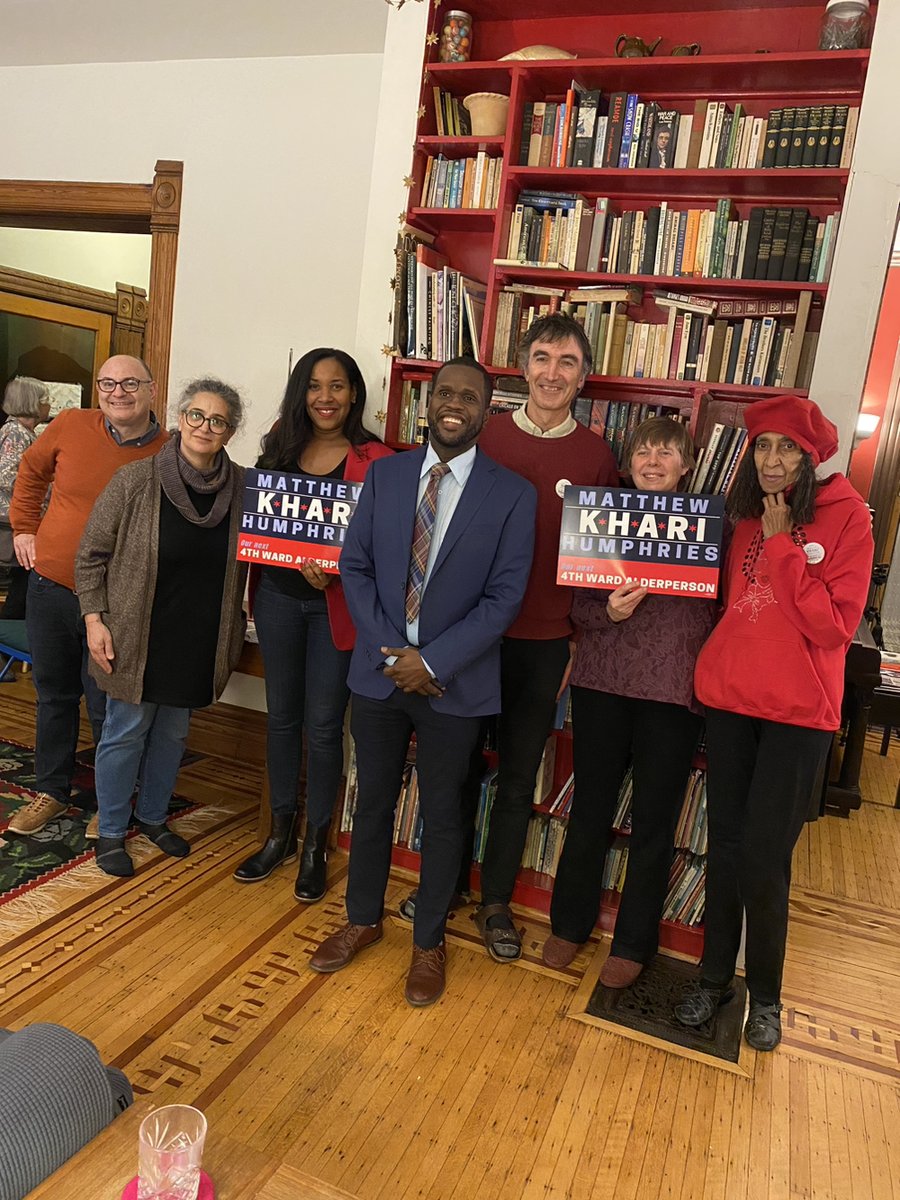 Khari4Progress's tweet photo. Connecting with residents of the 4th Ward is necessary to create a better ward and a better city. 

 #4ABetterWard&amp;City #Khari4Progress # #PeoplePower https://t.co/0k0aAsKn2C