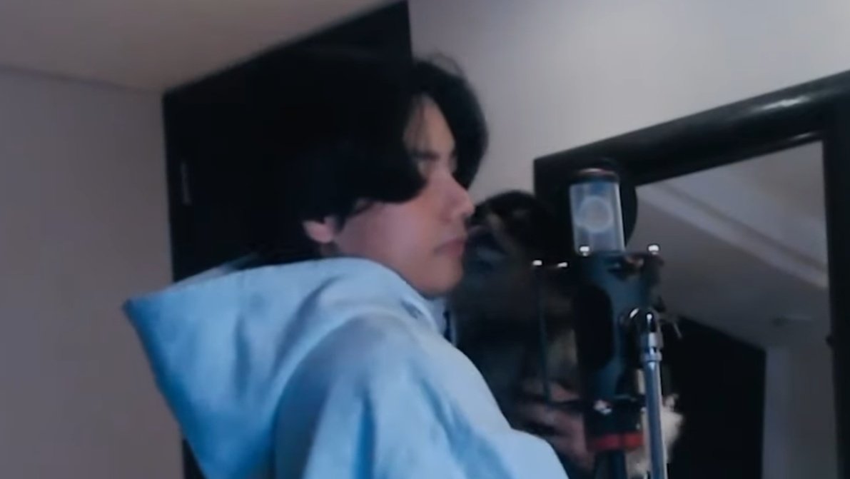 BTS Charts Daily⁷🎄 on Twitter: “Taehyung with tannie 🥺💜 https://t.co