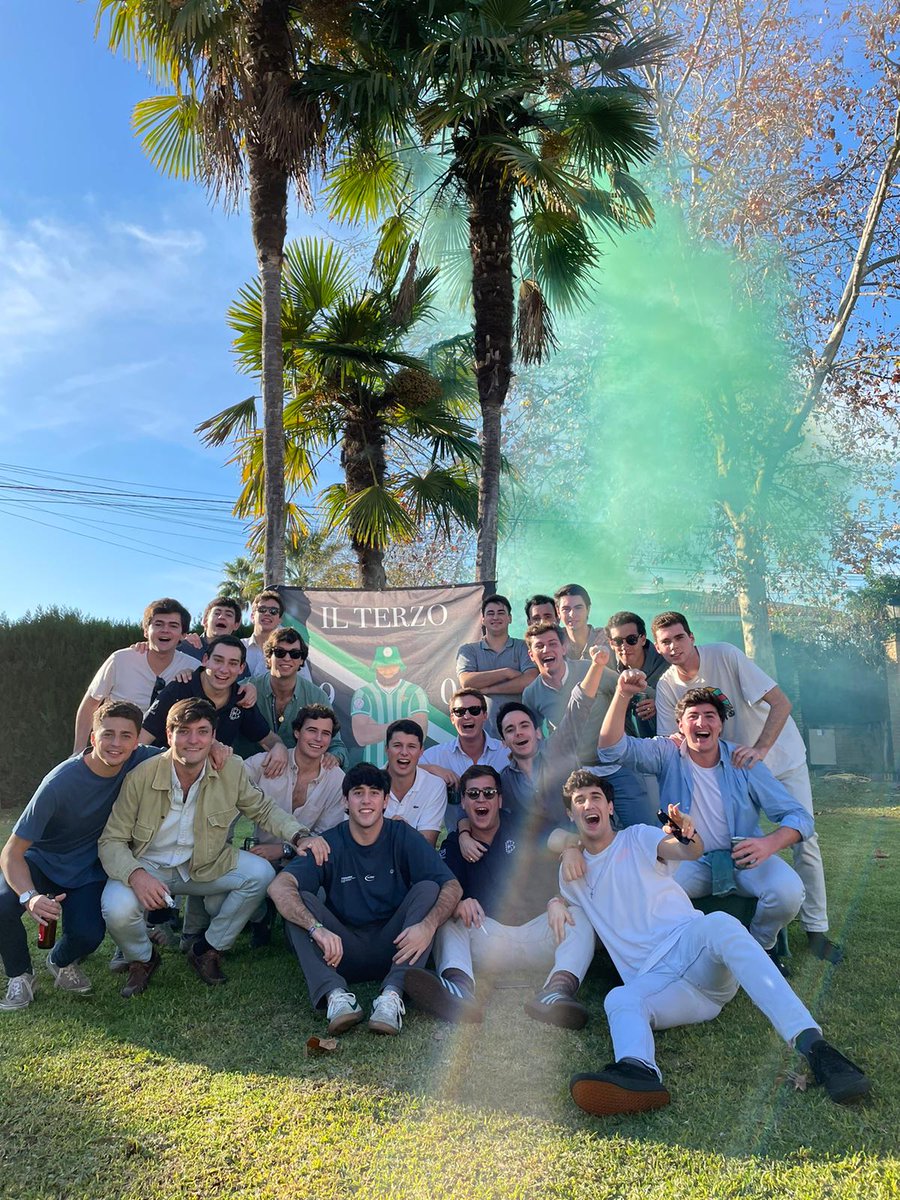 El BETIS nos une, la amistad nos forja.