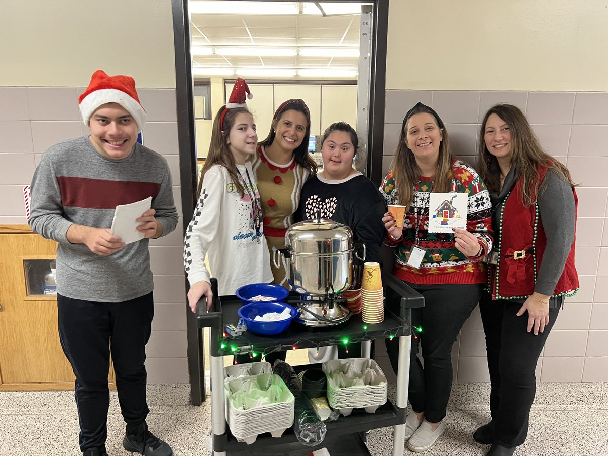 MrsCroceBHS's tweet photo. Happy holidays from ACE 2! Thank you to everyone who supported our coffee cart!! ❤️🤍☕️ @BethpageUFSD @principalBUFSD @ShowYourWorkBHS @RegateiroBHS https://t.co/DlA0QZgCSk