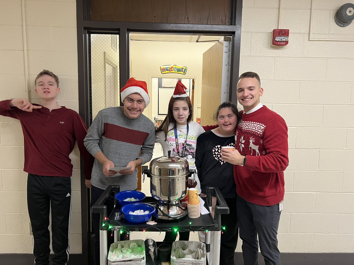 MrsCroceBHS's tweet photo. Happy holidays from ACE 2! Thank you to everyone who supported our coffee cart!! ❤️🤍☕️ @BethpageUFSD @principalBUFSD @ShowYourWorkBHS @RegateiroBHS https://t.co/DlA0QZgCSk