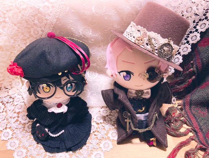 なんとなくヴァっぽいかなって服選んで遊んだら黒黒黒になった…眼鏡好き…好き… 