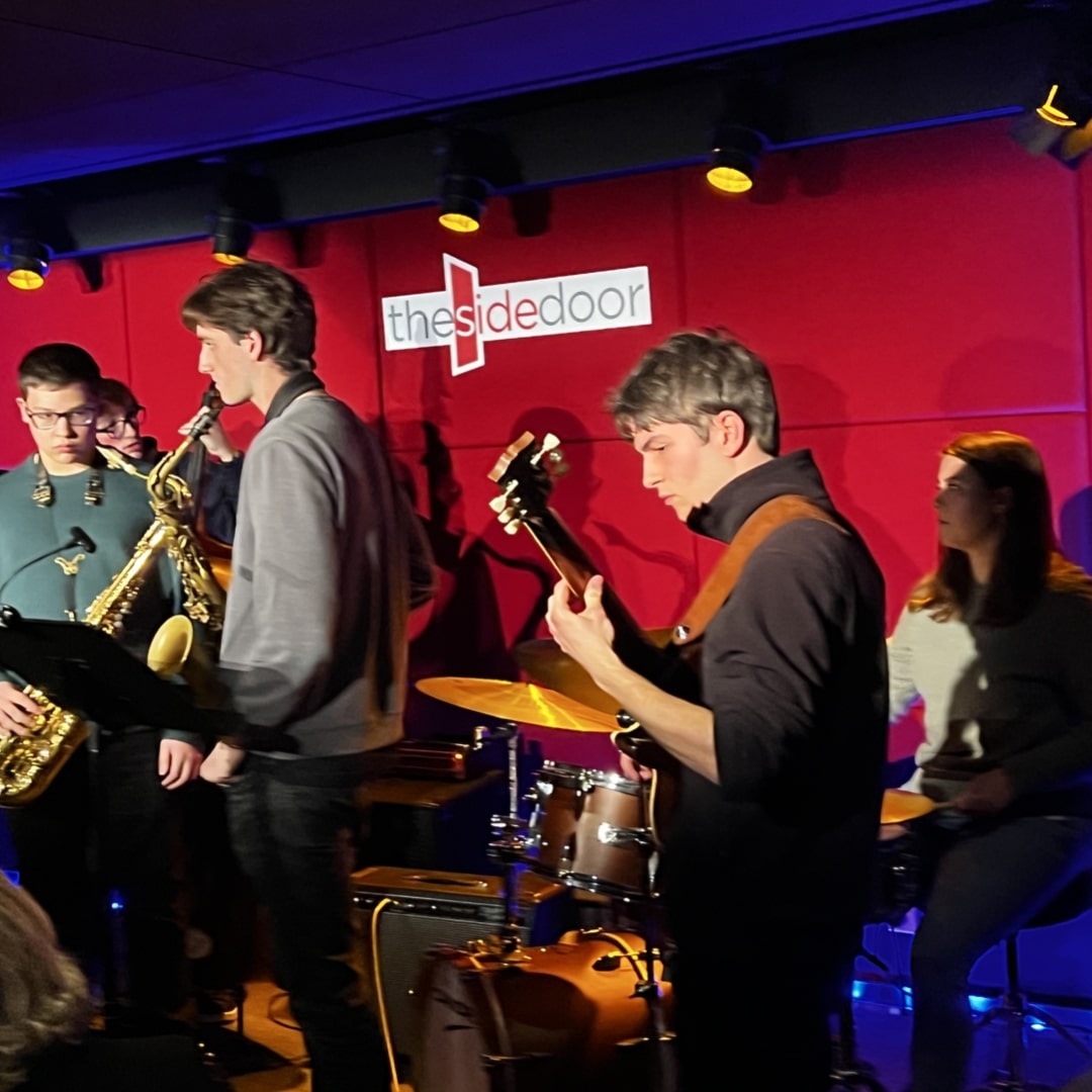 UConnArts's tweet photo. Last weekend our UConn Jazz Faculty Quartet performed to a packed house at the Side Door Jazz Club in Old Lyme. The faculty set was followed by a jam session which included several of our students. #UConnSFA #Music #Performance https://t.co/fK3mPTLJ7G
