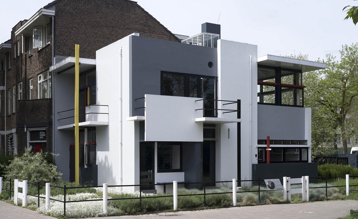 SdStendhal's tweet photo. En el año 1919 la señora Truss Schröder le encarga proyectar y construir su nuevo hogar al arquitecto Gerrit Rietveld a las afueras de Utrecht. Seguramente no se imaginaba que su casa sería un icono del movimiento moderno y una de las primeras en todo el mundo en catalogarse... https://t.co/PTbYRIKz7f