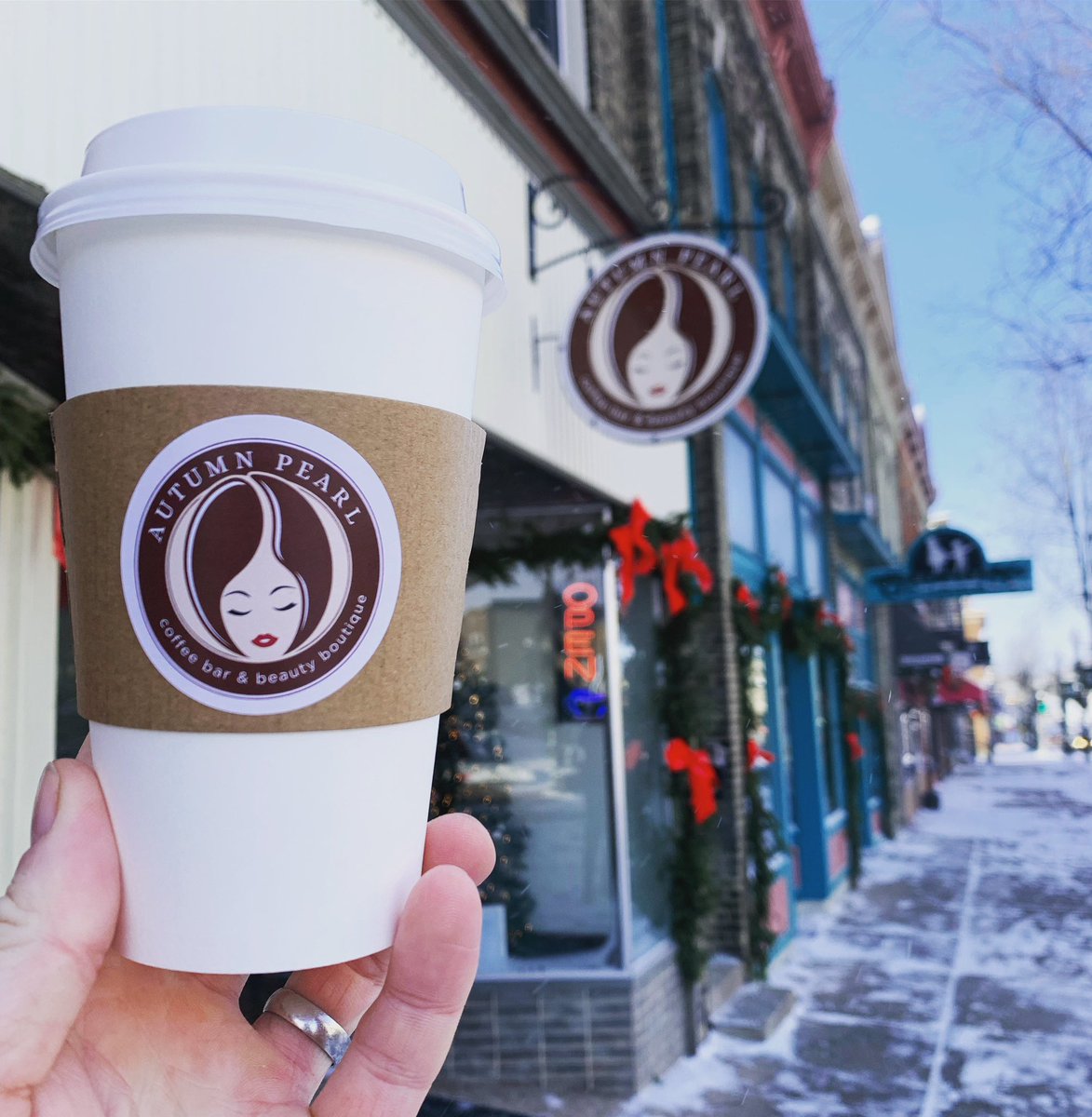 AutumnPearlWI's tweet photo. We’re open for now, but we’ll be shutting down at noon today (12/23) due to the cold weather. Stay warm! ❄️🥶
#Stoughton #StoughtonWI #StoughtonWisconsin #CoffeeBar #CoffeeShop #StoughtonCoffee #DripCoffee #Coffee #stoughtoncoffeebreak #smallbusiness #CoffeeBreak https://t.co/TP4YzUmPRU