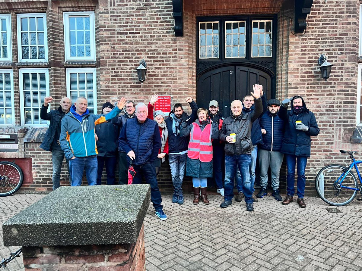 CWUnews's tweet photo. Mossley Hill DO, Huyton DO, Ormakirk DO and Formby DO - all with solid support 💪 #StandByYourPost https://t.co/bngBOmKtcG