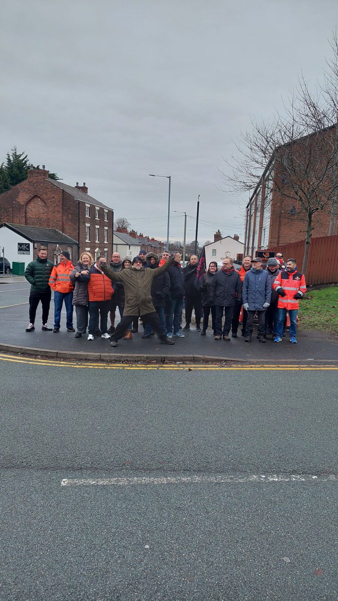 CWUnews's tweet photo. Mossley Hill DO, Huyton DO, Ormakirk DO and Formby DO - all with solid support 💪 #StandByYourPost https://t.co/bngBOmKtcG