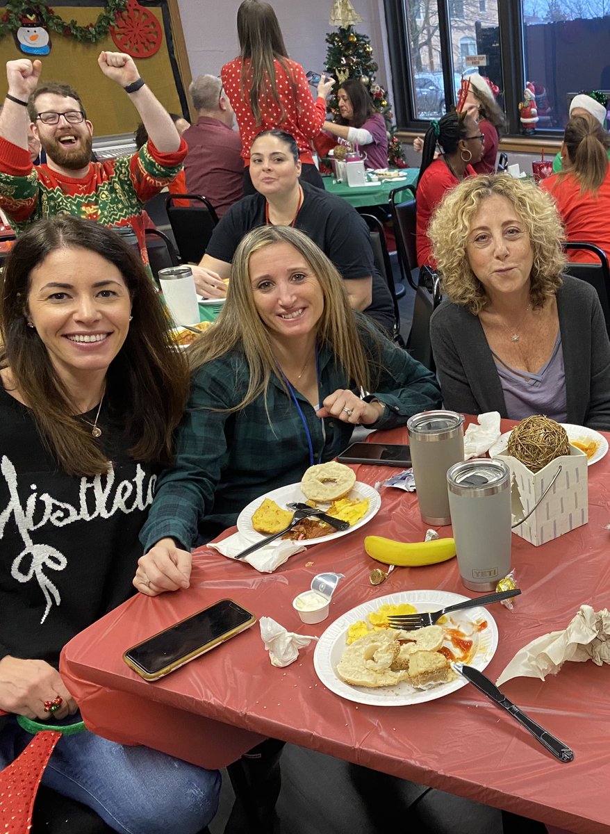 Happy Holidays from Howell!@HowellRoadVS13 #happeningathowell