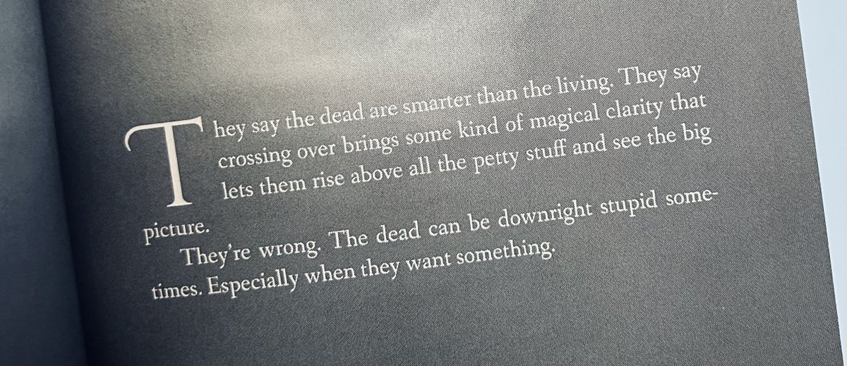 Absolutely stunning interior design by @MiaHeintzelman ❤️💀 #amwriting #writingcommunity