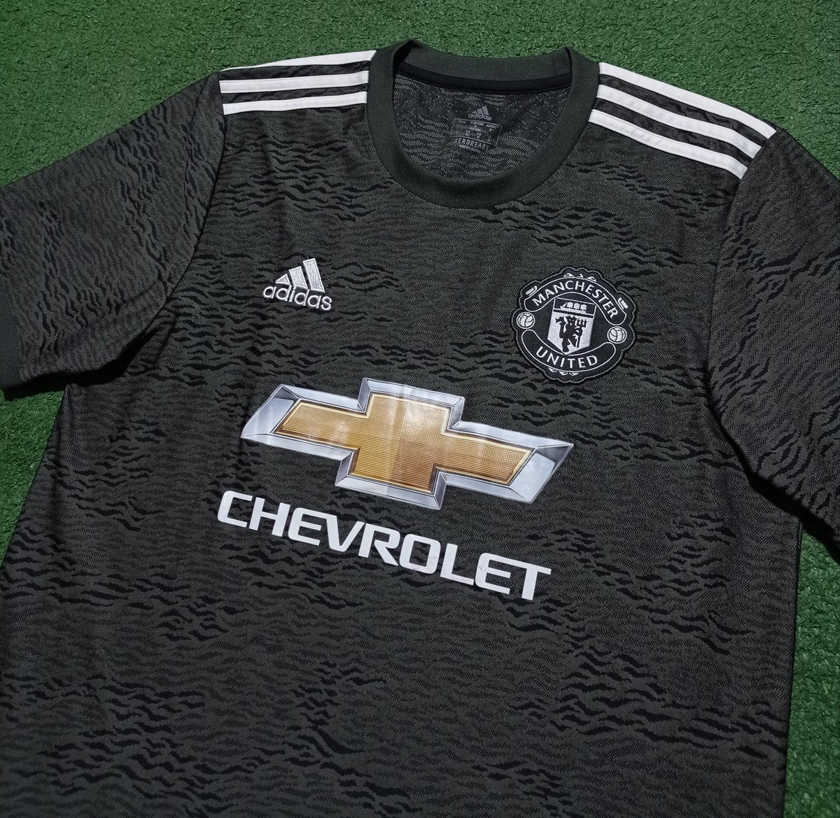 lelanglawas's tweet photo. Detail #LawasReguler- Jumat, 23 Desember 2022 

#Lawas13
Manchester United Away 2020
Size M (75x51)
Sponsor original poly
No pulls, no bobbles
MULUSJOSS!!
MINT!! https://t.co/58kYFX7hFN